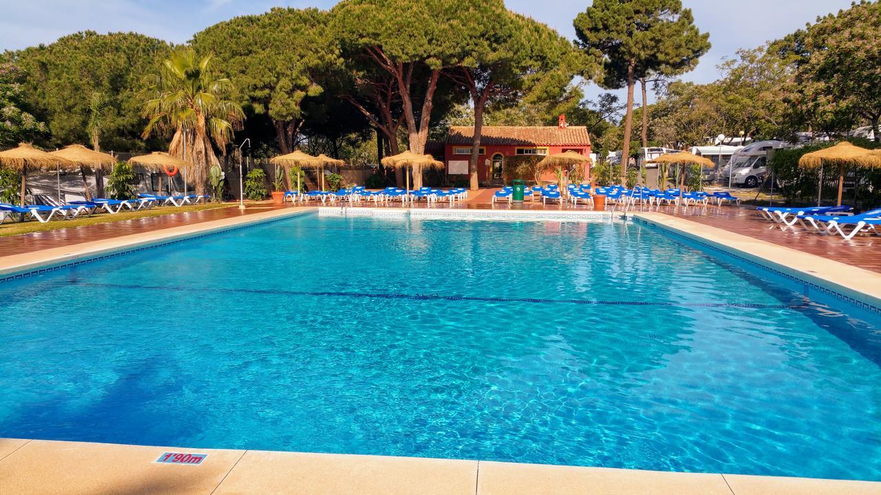 Complejo Turistico & Camping Cabopino Marbella Exterior photo